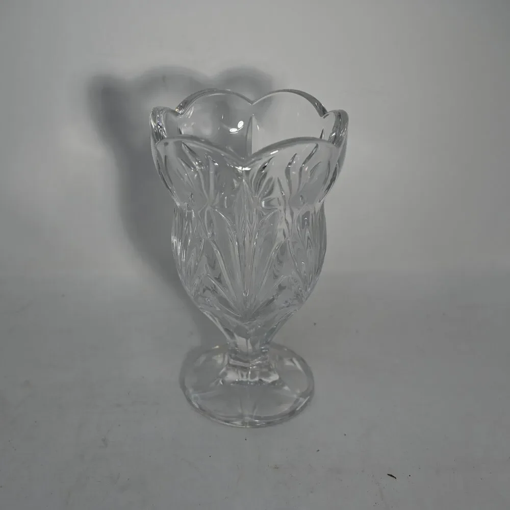Royal Limited 24% Lead Crystal Tulip Vase Pedestal Scalloped Rim Czech Republic